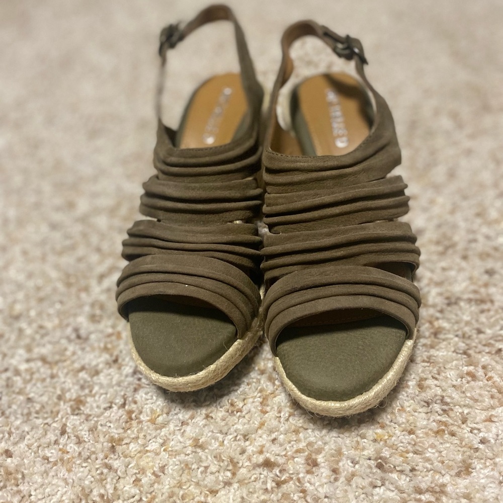 Michelle D wedges size 6.5